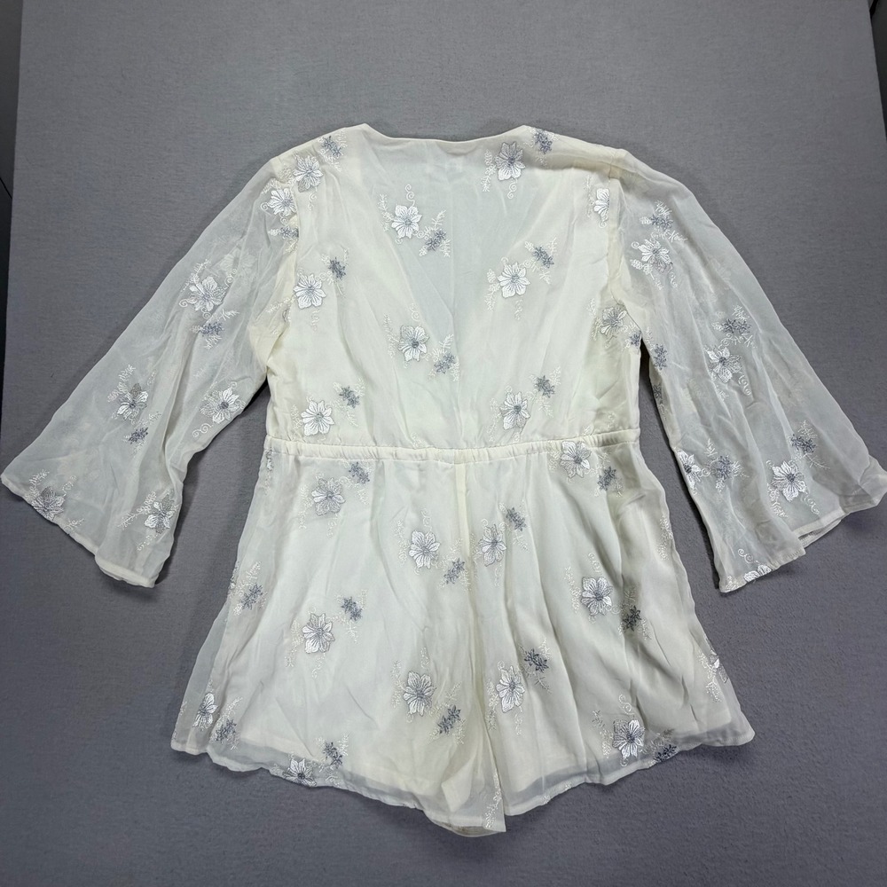 Show Me Your Mumu Roxy Romper Womens Medium Ivory Excellent Embroidered Floral - Picture 10 of 11